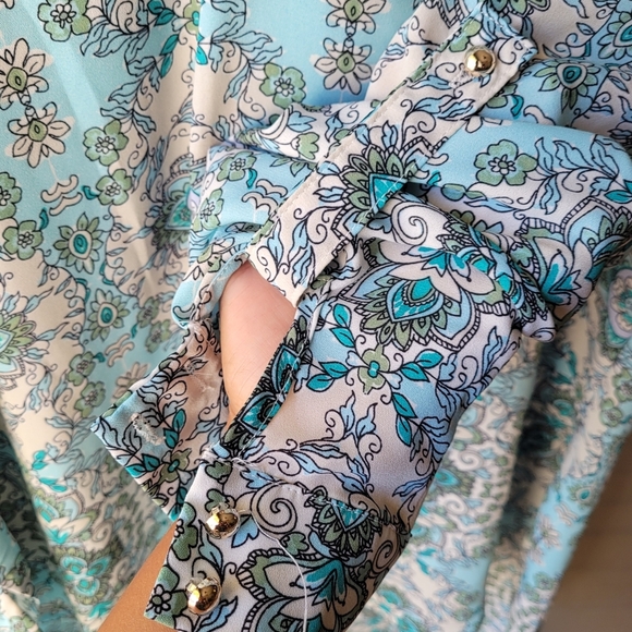 LARA fashion Blouse Size S Size Small Boho, Chic, Light Blue Buttons 3/4 Sleeve - Picture 5 of 8